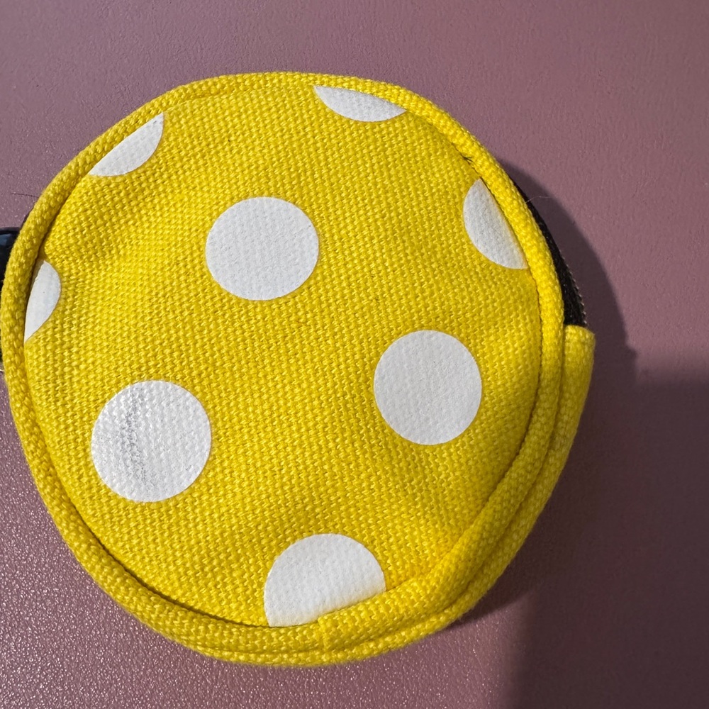 Marc Jacob’s “HONEY” Coin Purse - Picture 5 of 7